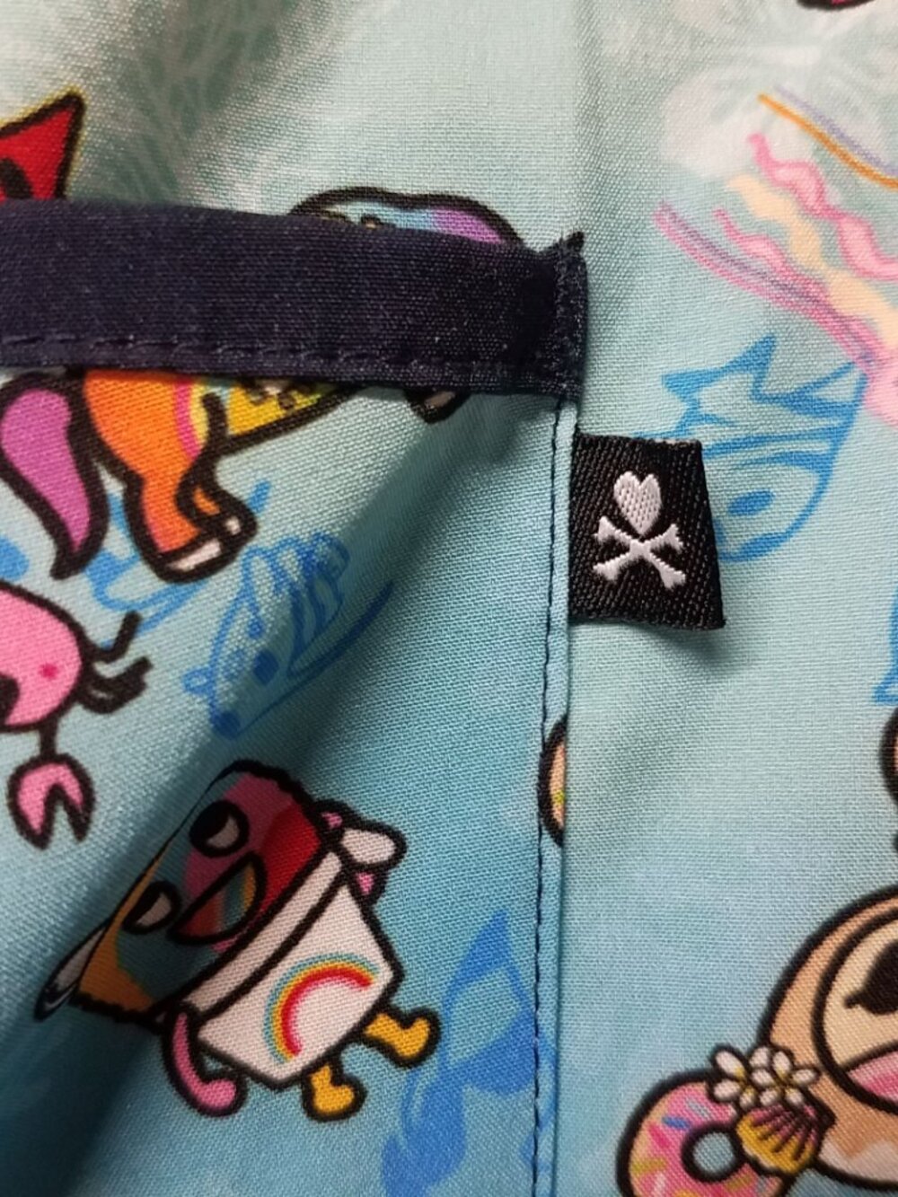 Koi Tokidoki Scrub Top Womens Medium M Blue Aloha Eve Nursing Medical 1017TKD - Picture 6 of 8